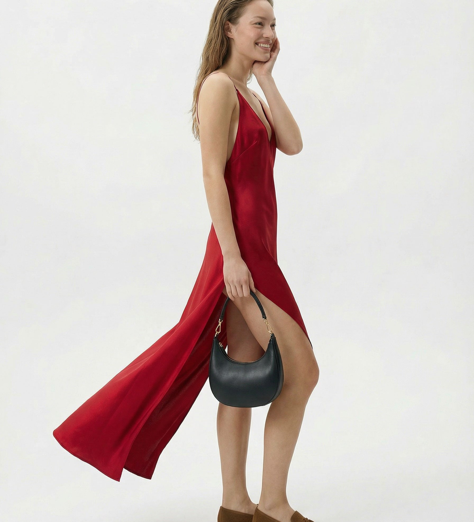 SILK MOTION™ rygløs halterneckkjole